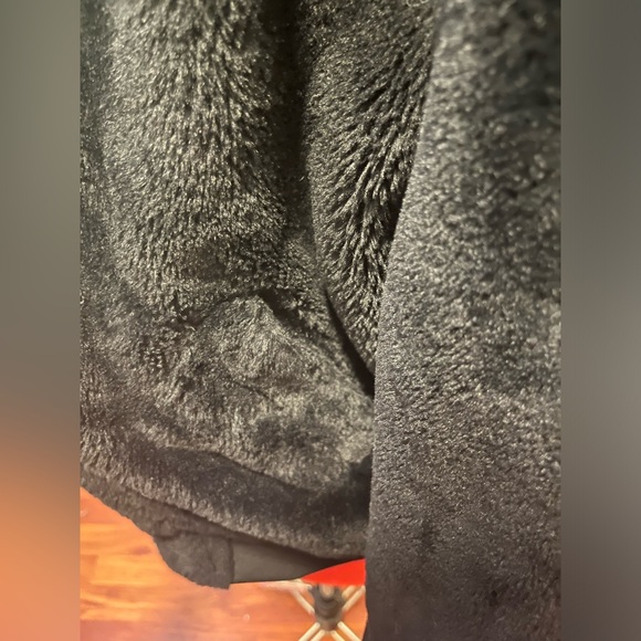 Bomber/Fluffy Jacket - Picture 6 of 9